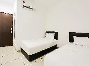 Super Oyo 89495 Rich Hotel Johor Bahru