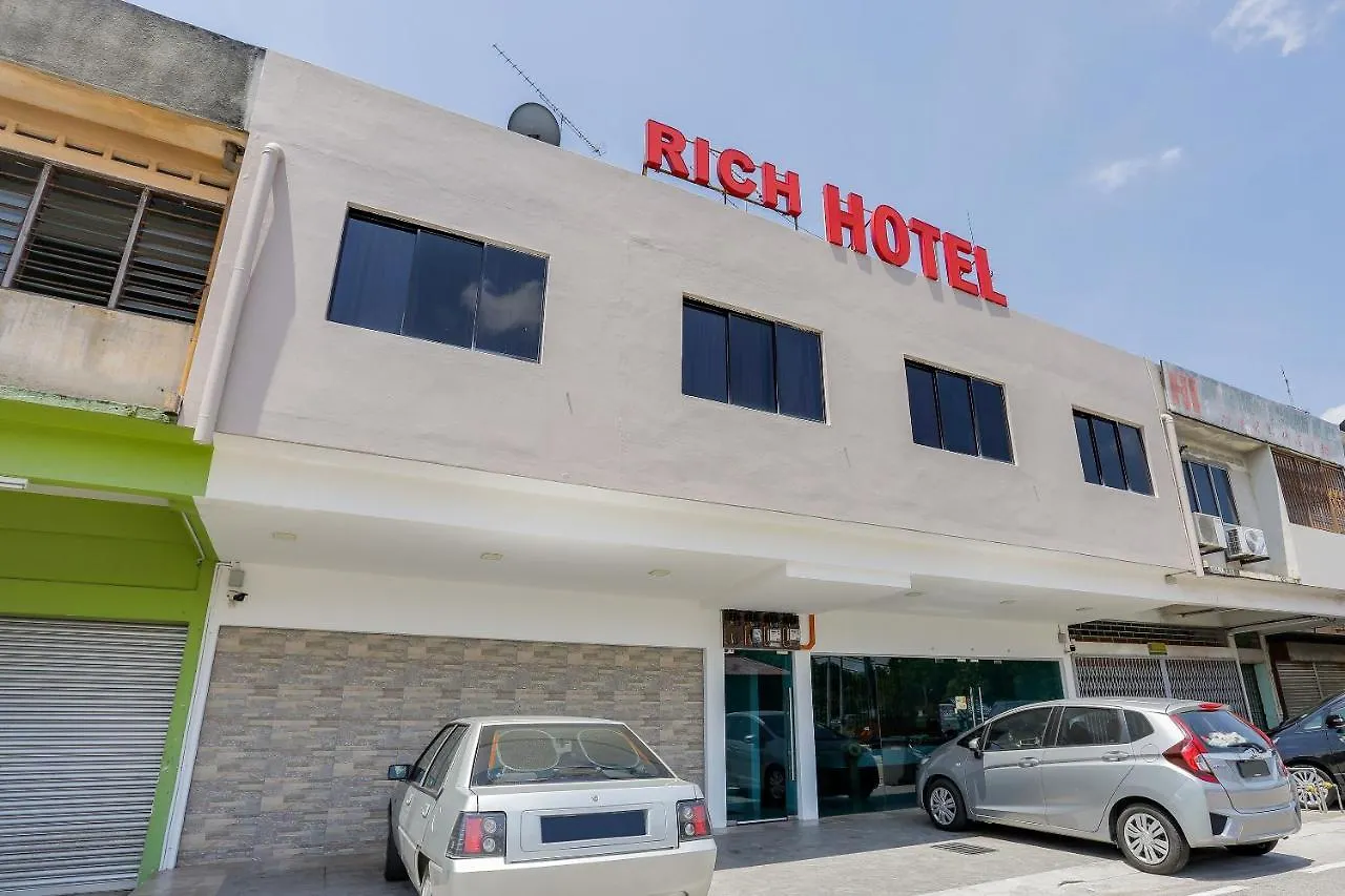 Super Oyo 89495 Rich Hotel Johor Bahru 2*,