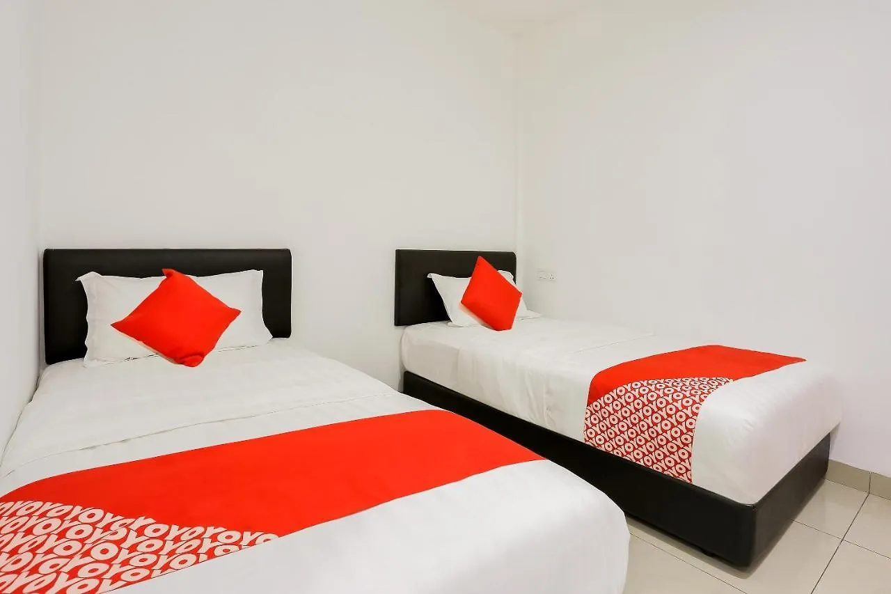 Super Oyo 89495 Rich Hotel Johor Bahru 2*,